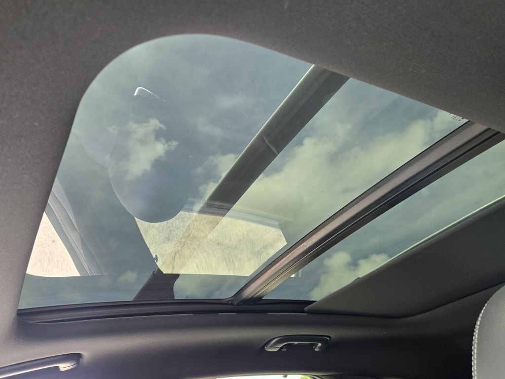 2025 GENESIS GV70 Standard - Photo 17