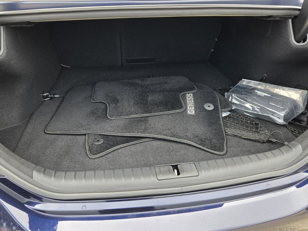 2023 GENESIS G70 Standard - Photo 14