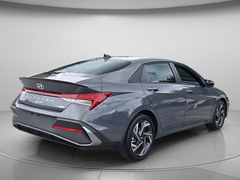 2025 Hyundai Elantra Blue - Photo 8