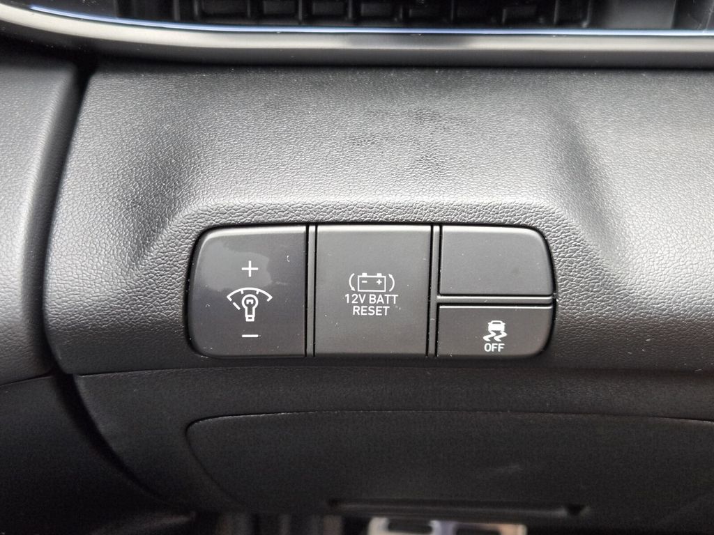 2025 Hyundai Elantra Blue - Photo 25