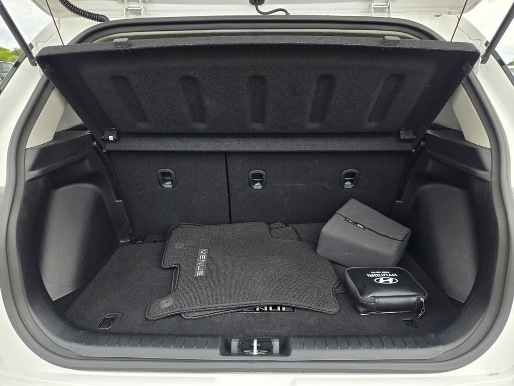 2023 Hyundai Venue SEL - Photo 14