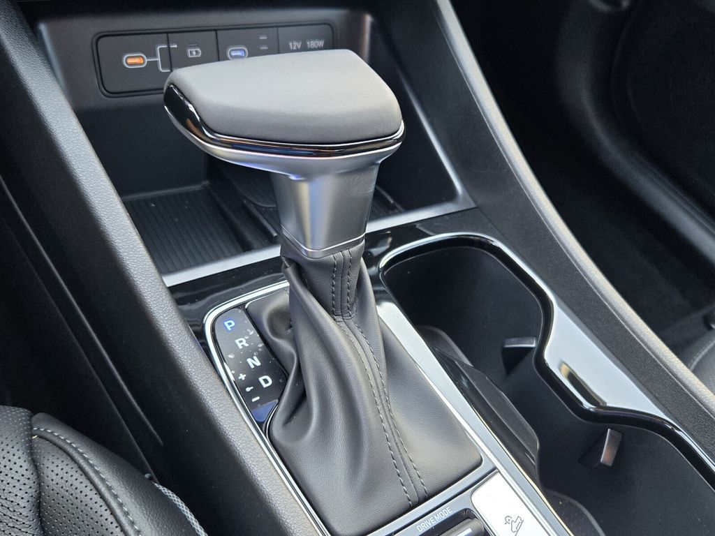 2026 Hyundai Santa Cruz Limited - Photo 9