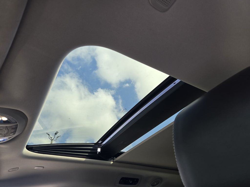 2024 Chrysler Pacifica Limited - Photo 17