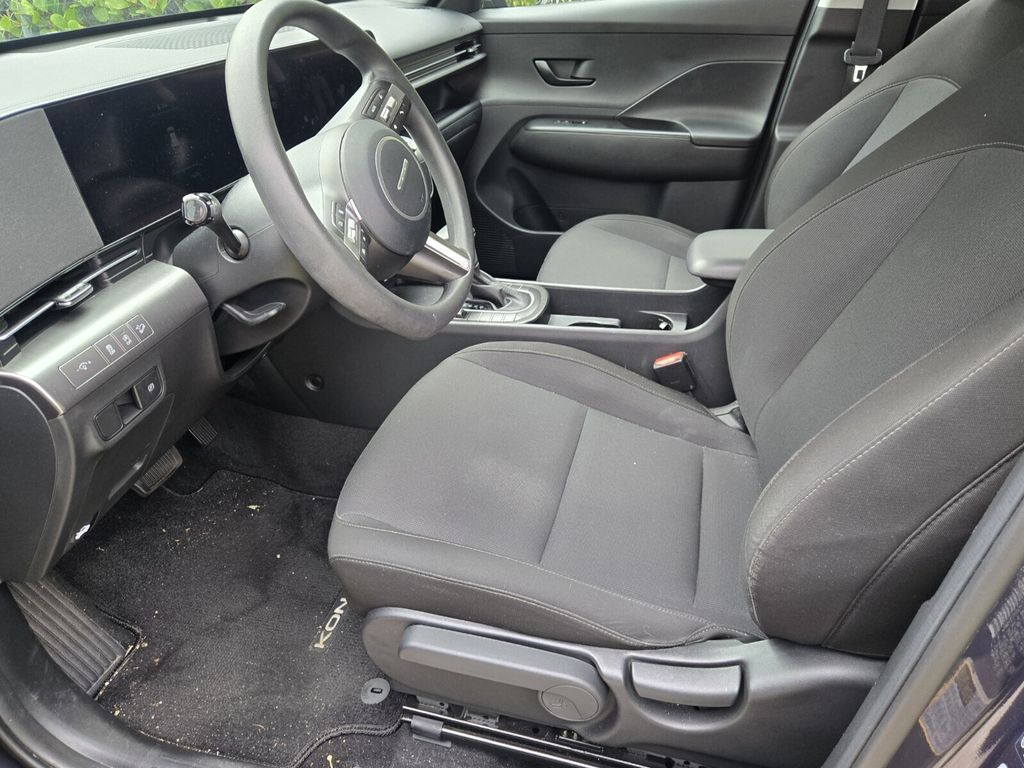 2024 Hyundai Kona SE - Photo 8