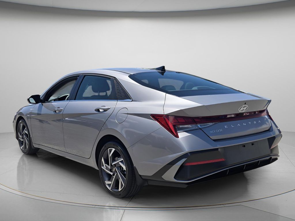 2025 Hyundai Elantra SEL - Photo 7