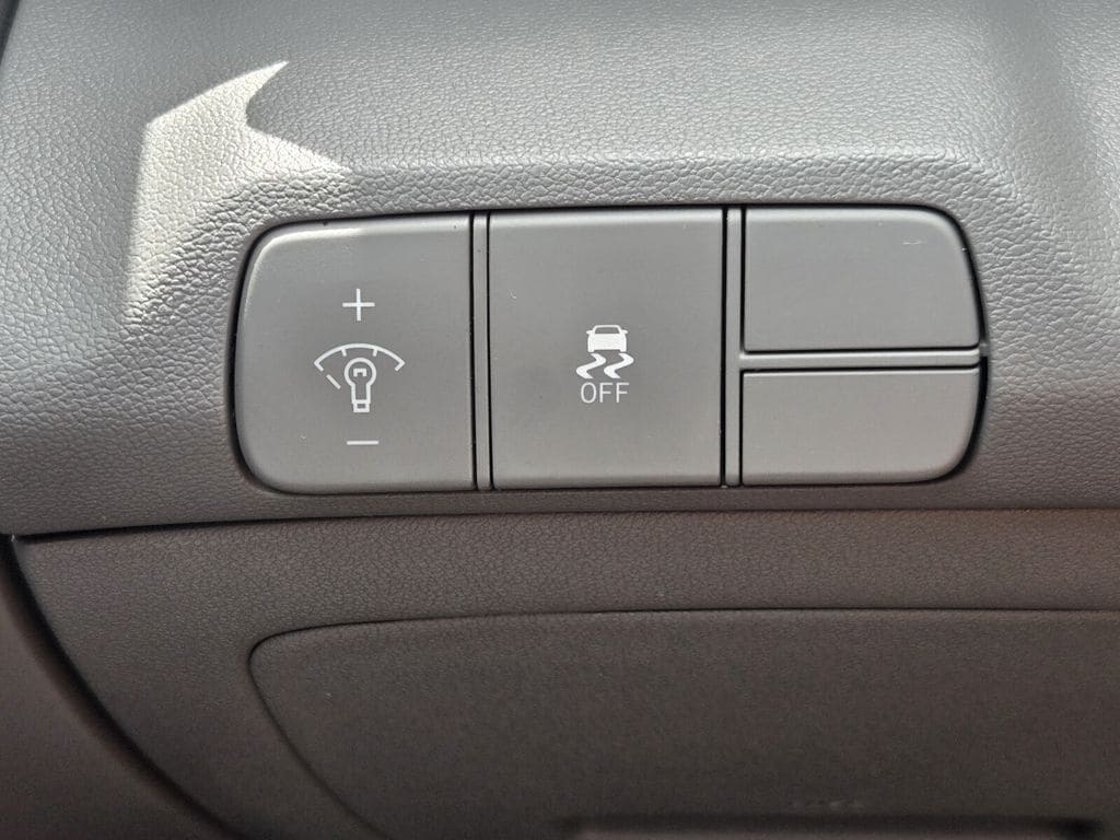 2025 Hyundai Elantra SEL - Photo 28