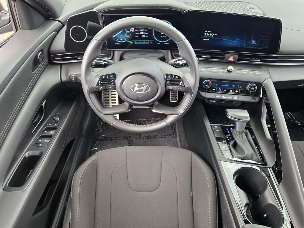2025 Hyundai Elantra Blue - Photo 13