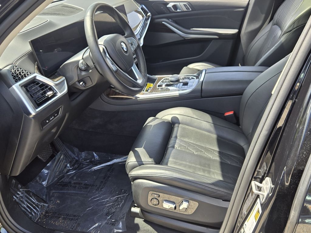 2025 BMW X7 40i - Photo 10