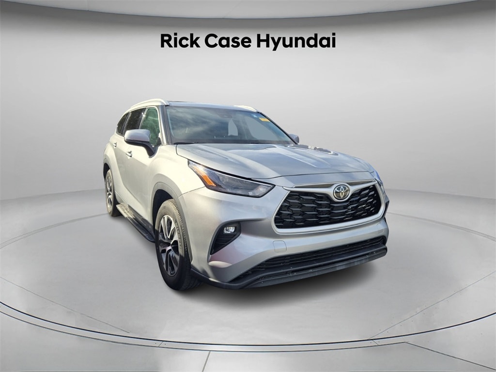 Used 2022 Toyota Highlander XLE SUV