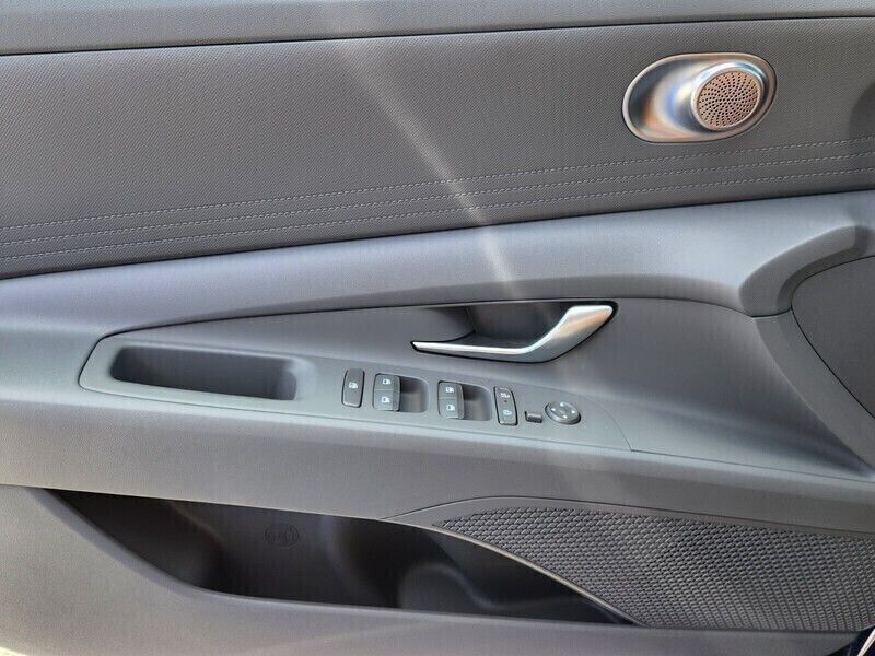 2026 Hyundai Elantra SE - Photo 12