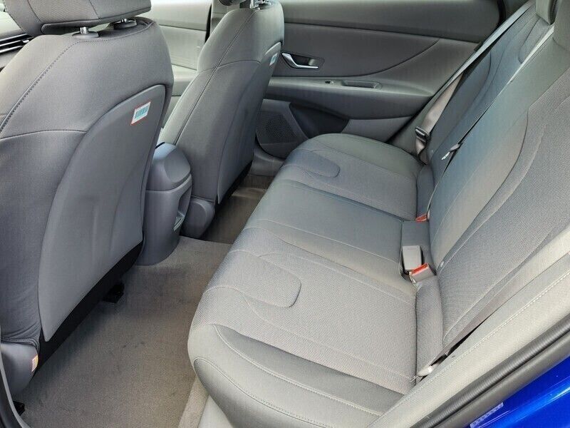 2026 Hyundai Elantra SE - Photo 6
