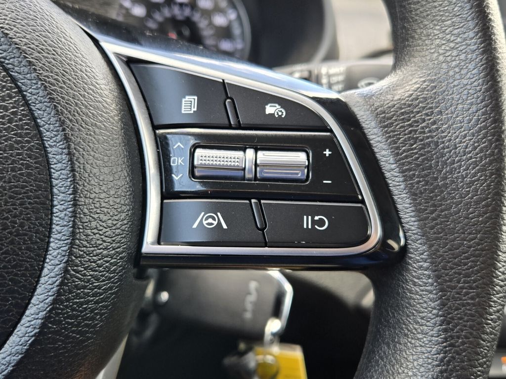 2024 Kia Forte LXS - Photo 23