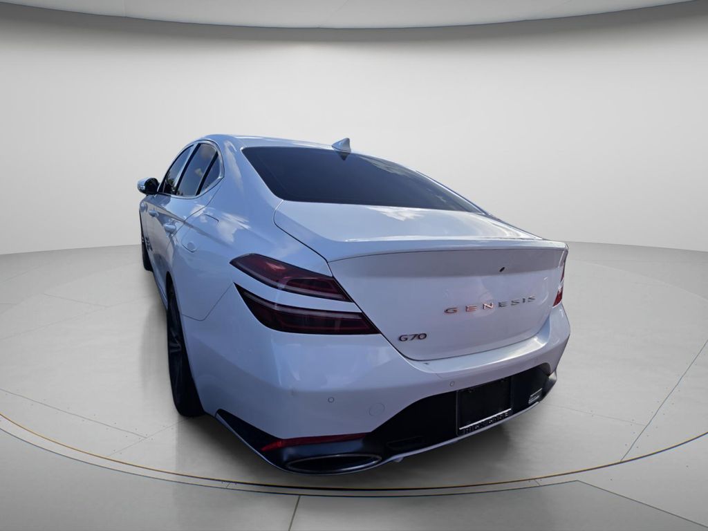 2024 GENESIS G70 Standard - Photo 6