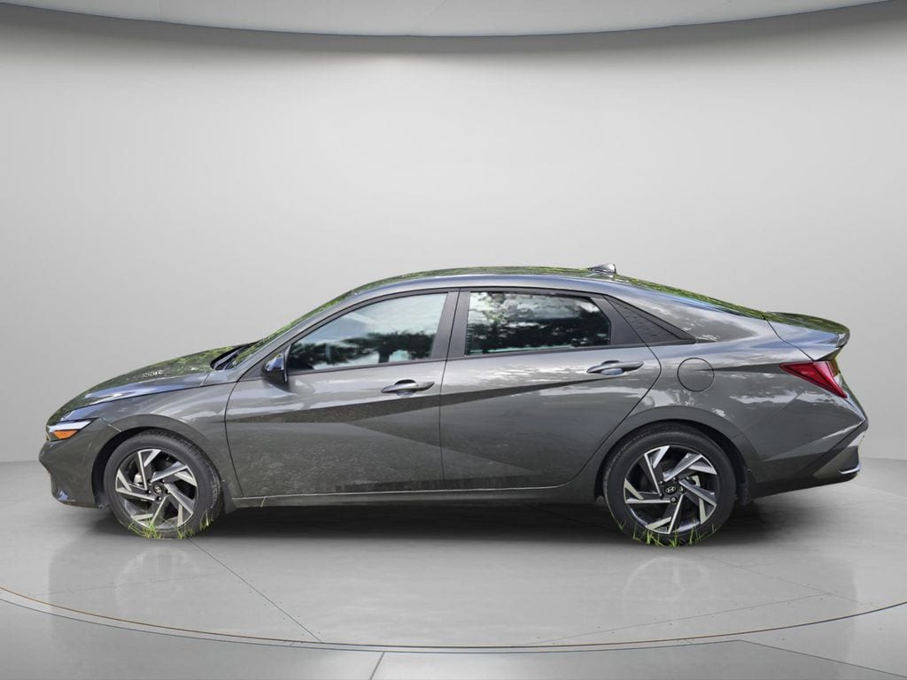 2025 Hyundai Elantra Blue - Photo 4
