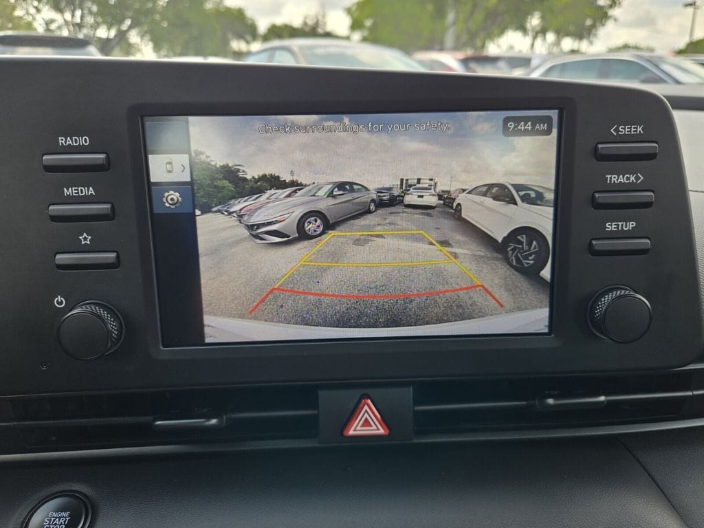 2025 Hyundai Elantra SEL - Photo 19