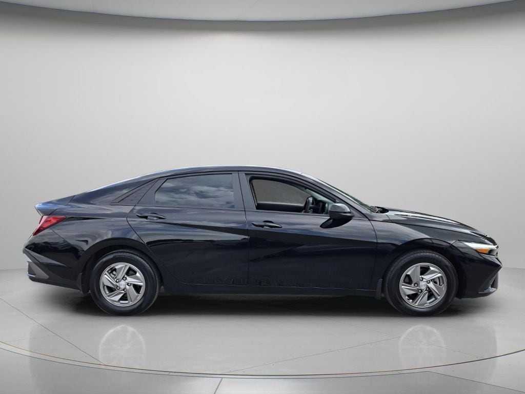 Certified 2025 Hyundai Elantra SE Sedan