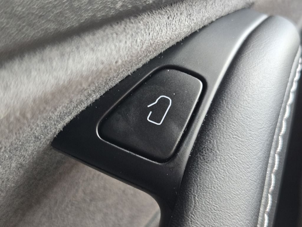 2022 Tesla Model Y Long Range - Photo 25