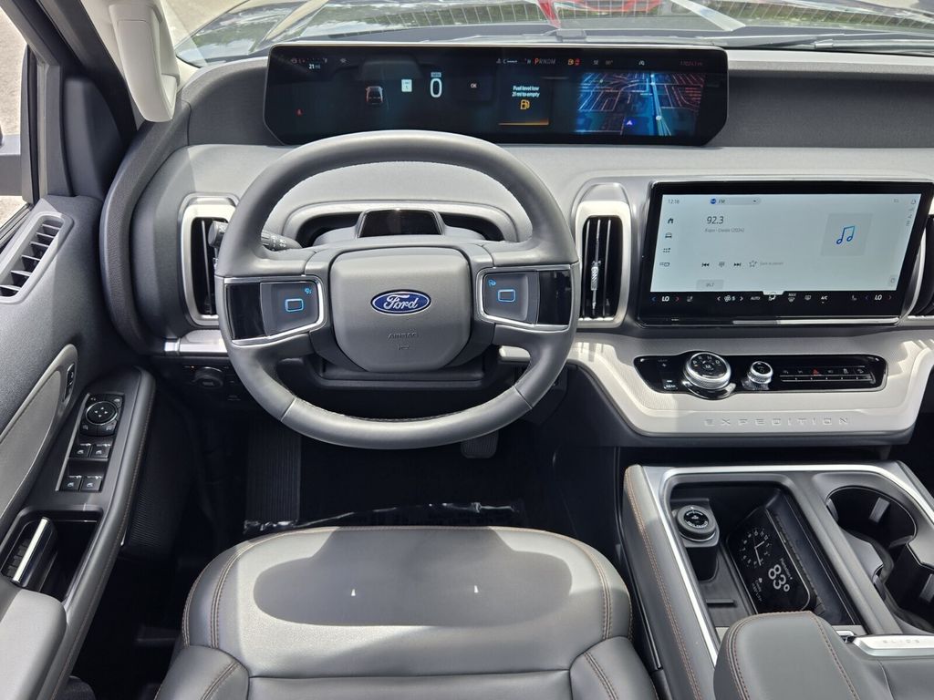 2025 Ford Expedition Active - Photo 13