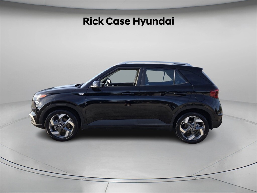 Used 2024 Hyundai Venue SEL SUV