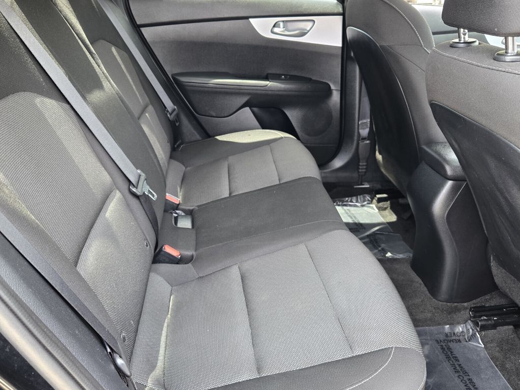 2024 Kia Forte LXS - Photo 15