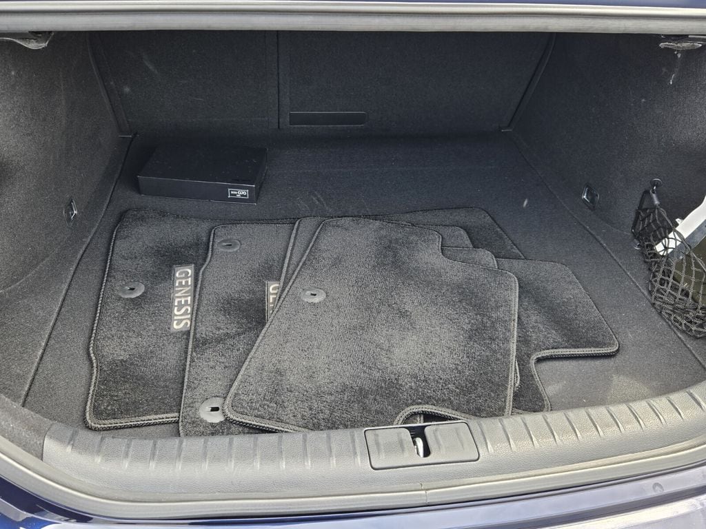 2023 GENESIS G70 Standard - Photo 14