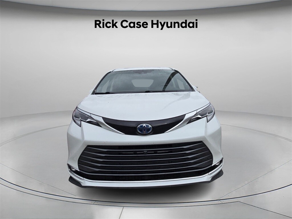 Used 2023 Toyota Sienna Platinum 7 Passenger Van Passenger Van