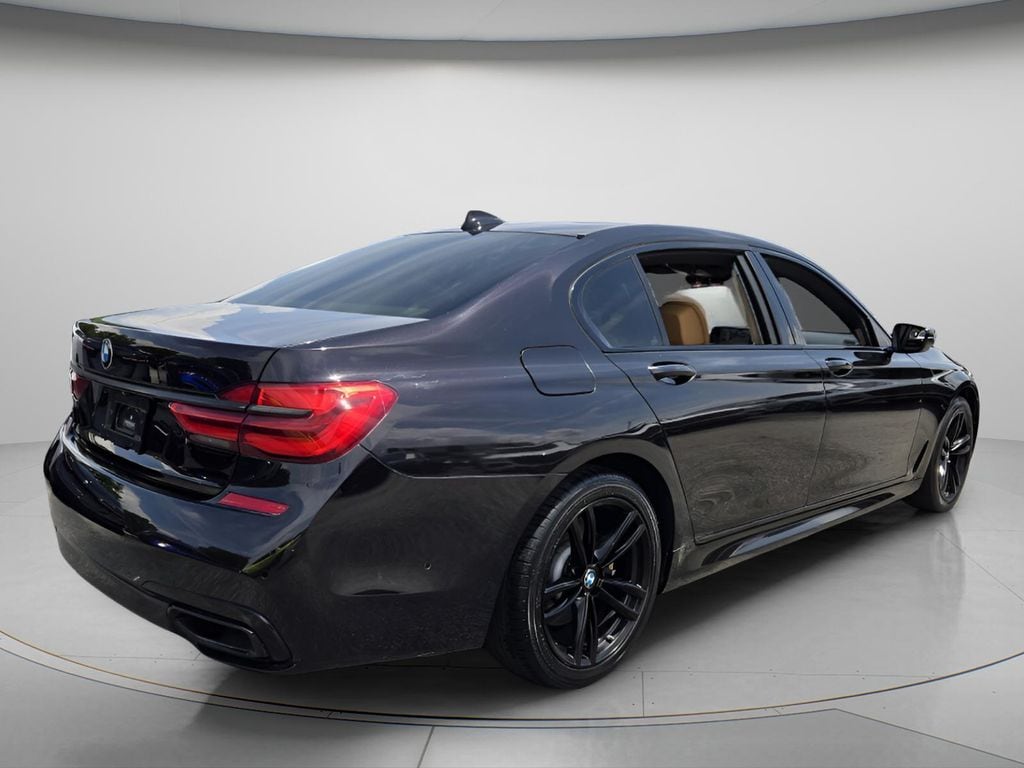 2018 BMW 7 Series 750i - Photo 8