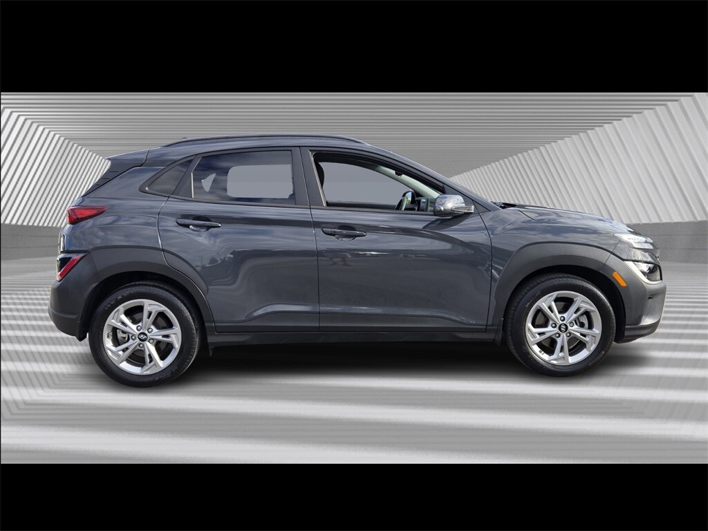 2023 Hyundai Kona SEL photo 2