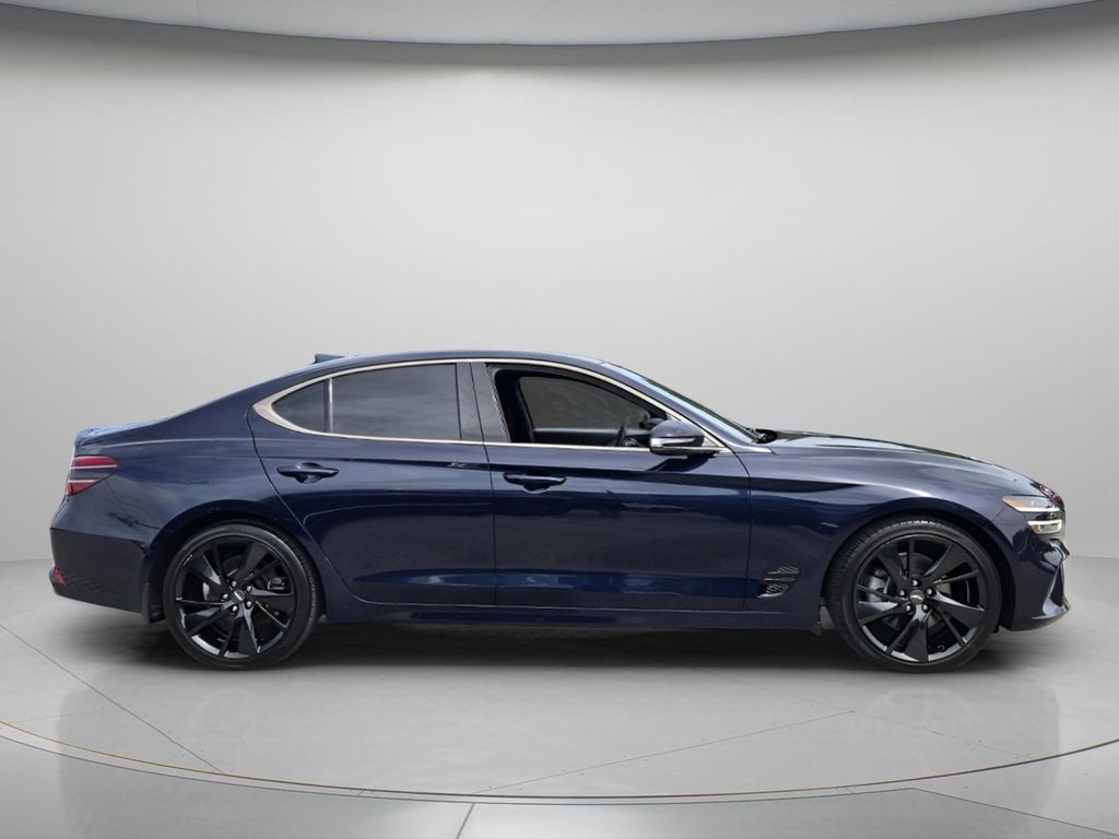 2023 GENESIS G70 Standard - Photo 4