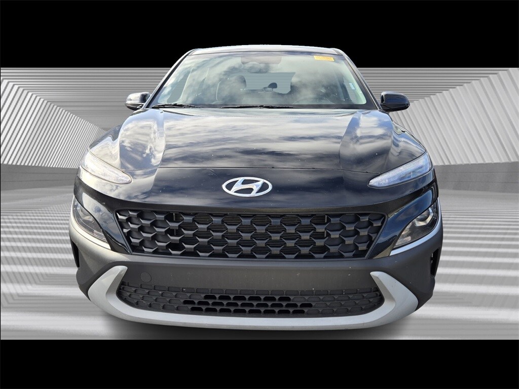 2023 Hyundai Kona SE photo 2