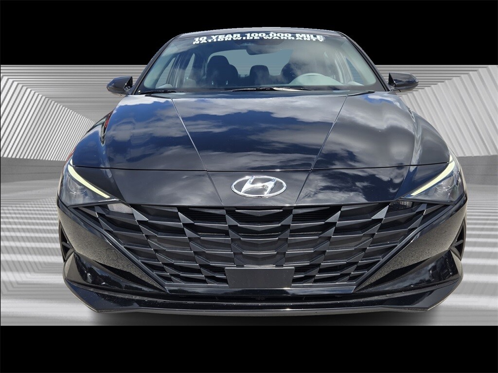 2023 Hyundai Elantra SEL photo 2