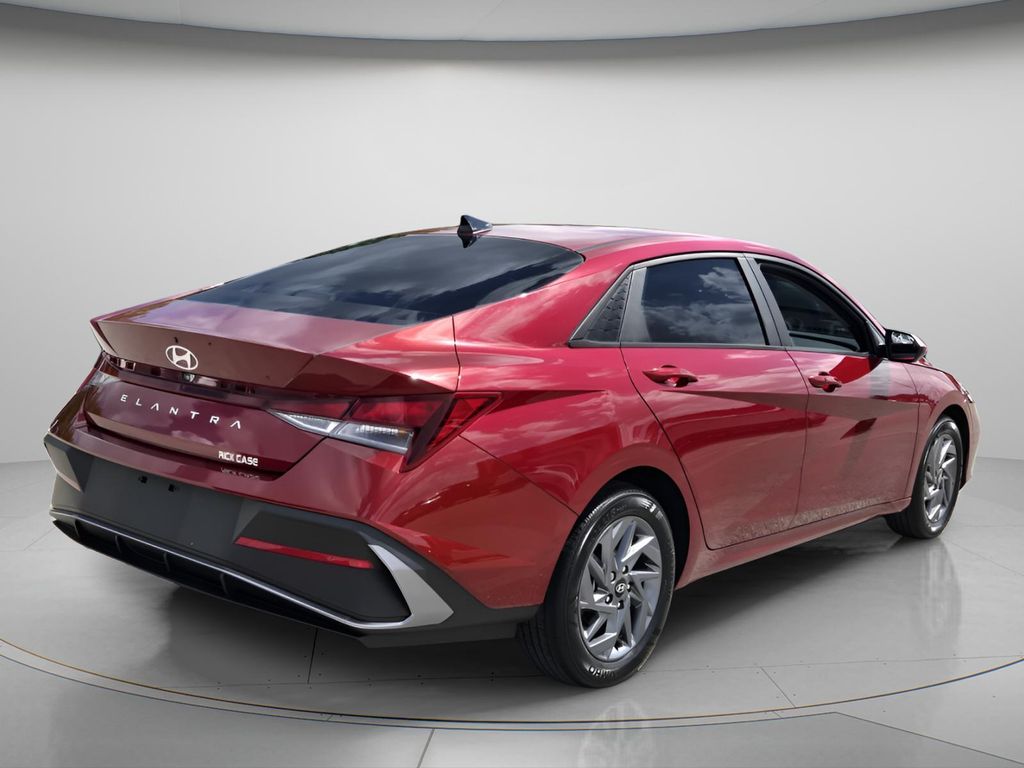 2024 Hyundai Elantra SEL - Photo 8