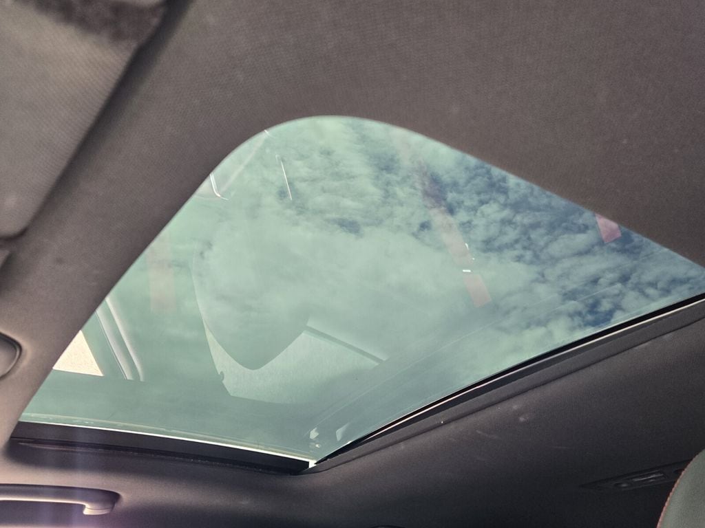 2023 GENESIS G70 Standard - Photo 17
