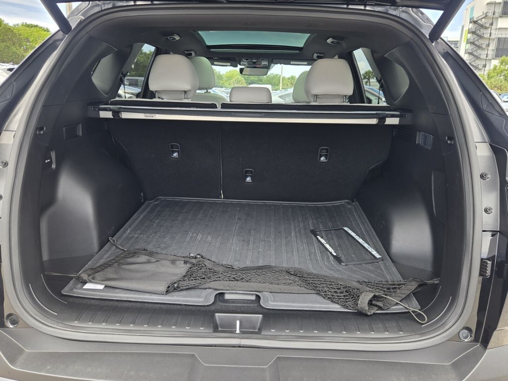 2025 Hyundai Tucson Limited - Photo 14