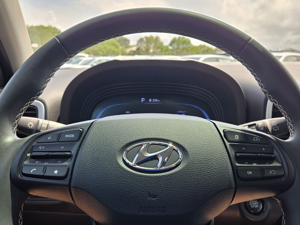 2024 Hyundai Venue Limited - Photo 23