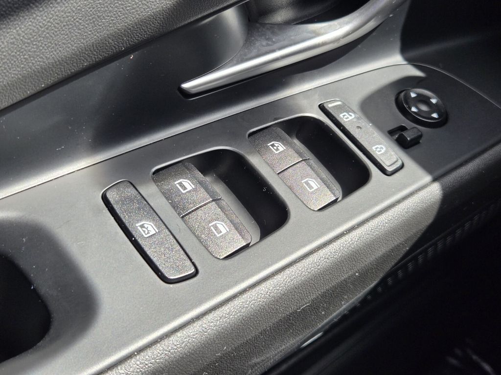 2024 Hyundai Elantra SEL - Photo 27