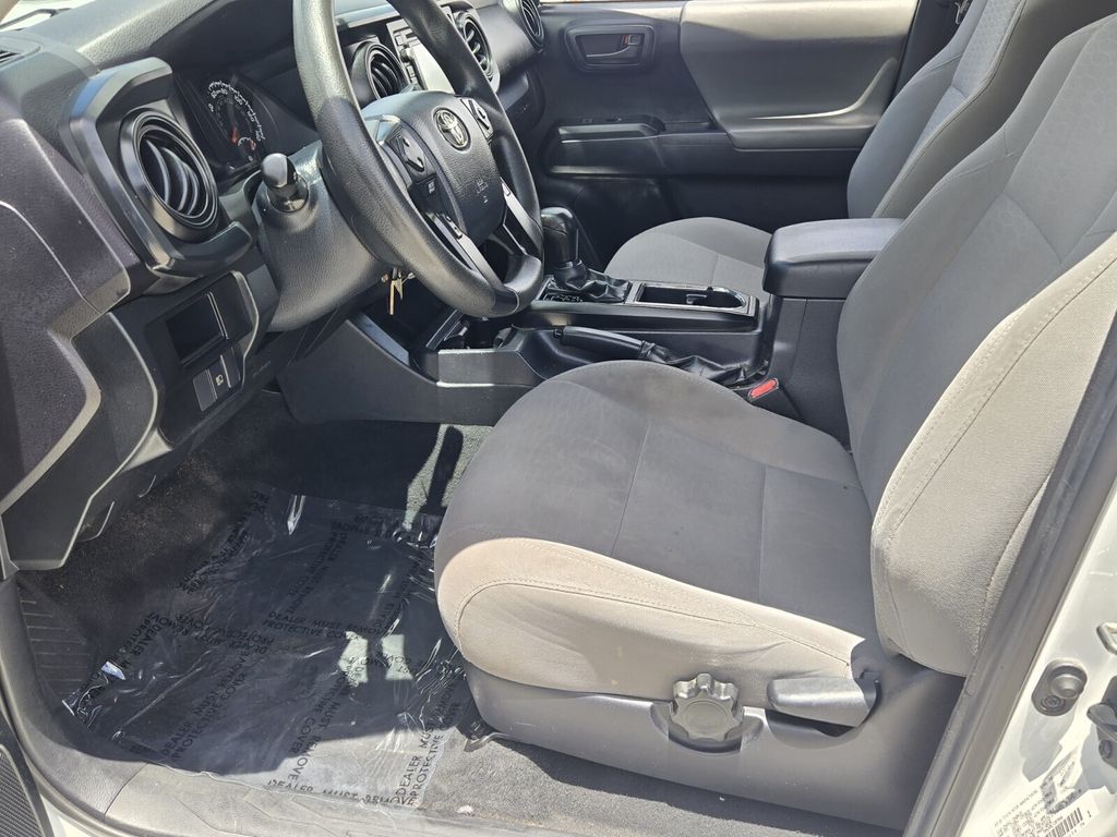 2019 Toyota Tacoma SR - Photo 10