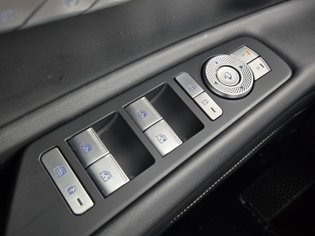 2024 GENESIS GV80 - Photo 28