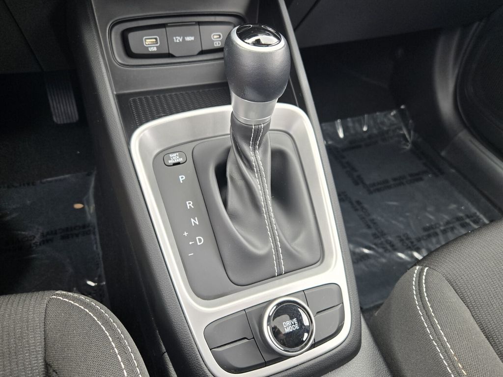 2023 Hyundai Venue SEL - Photo 18