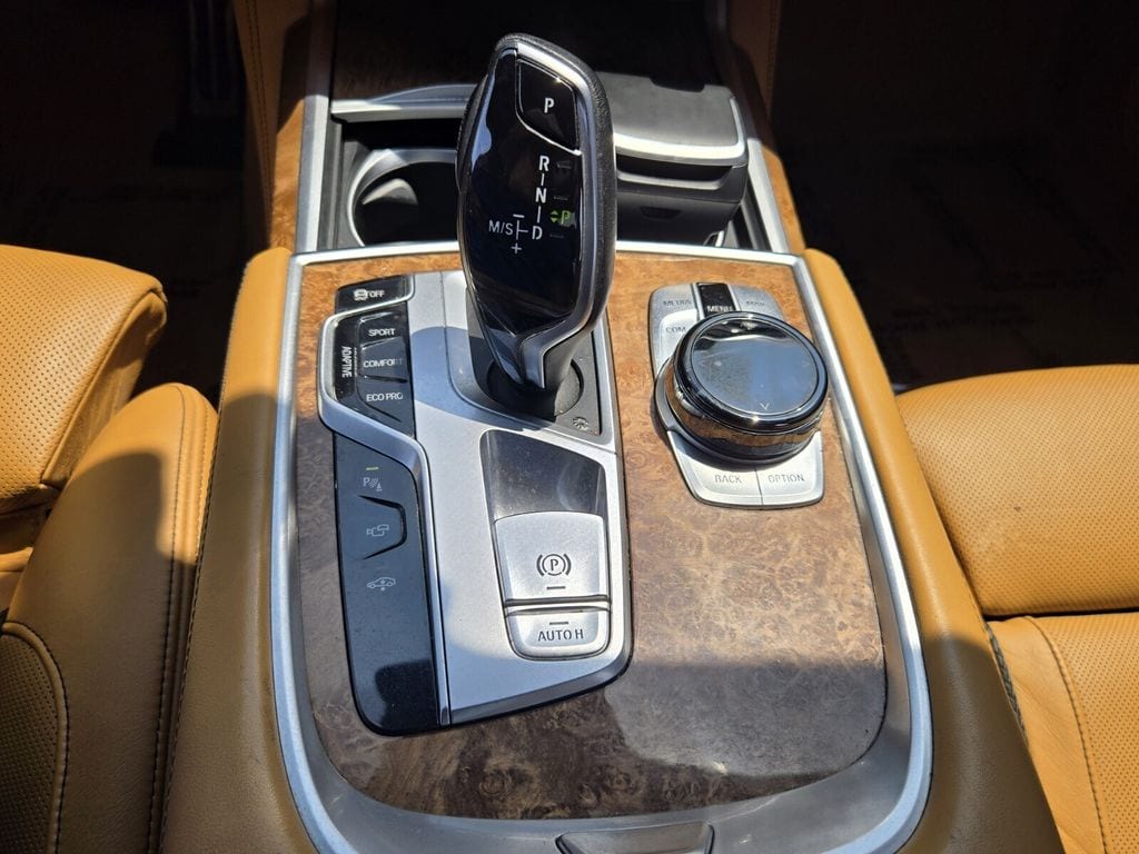 2018 BMW 7 Series 750i - Photo 18