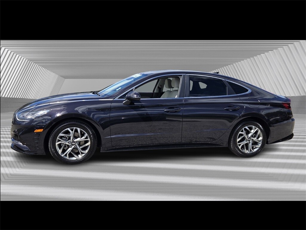 2023 Hyundai Sonata SEL photo 2