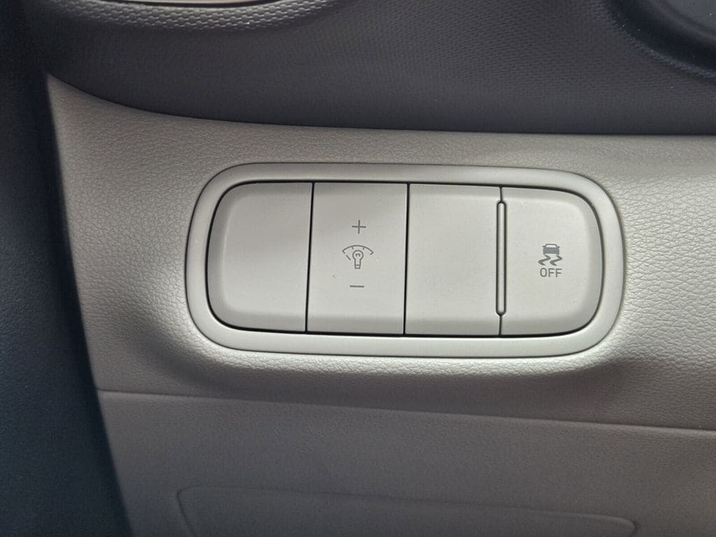 2024 Hyundai Venue SEL - Photo 29
