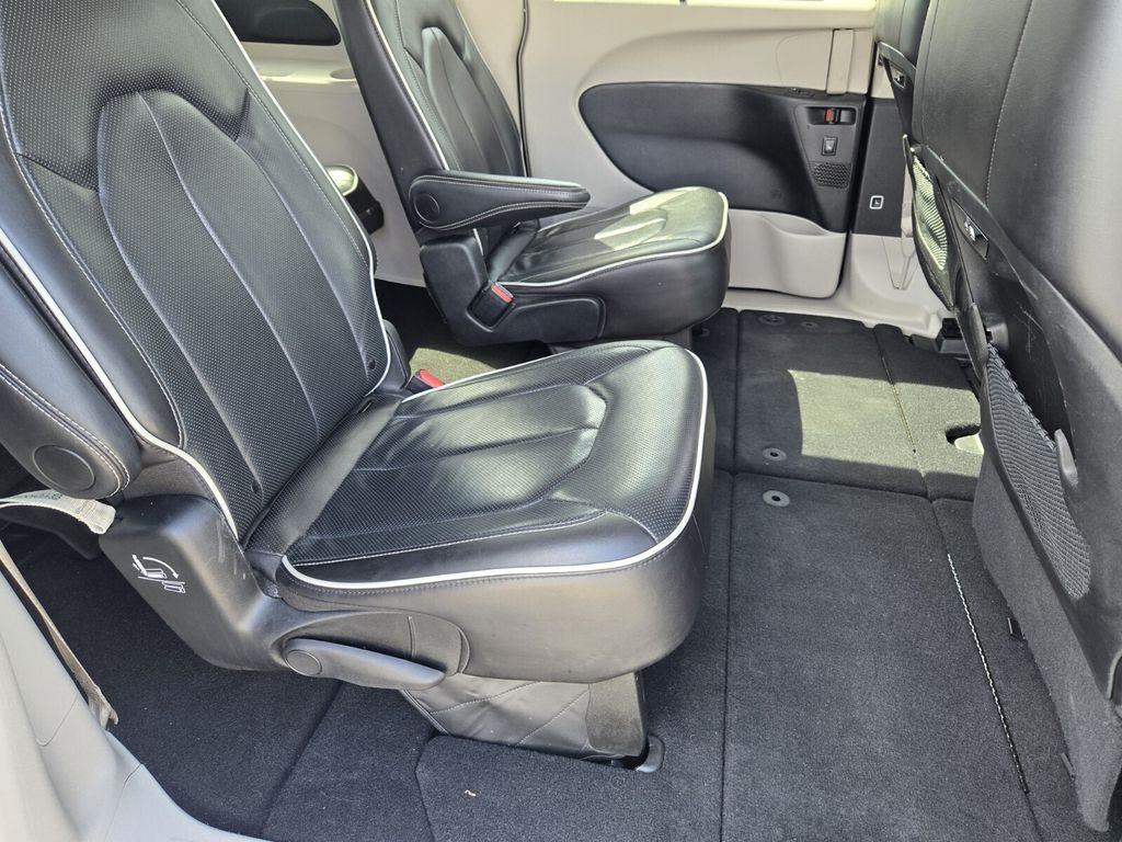 2024 Chrysler Pacifica Limited - Photo 15