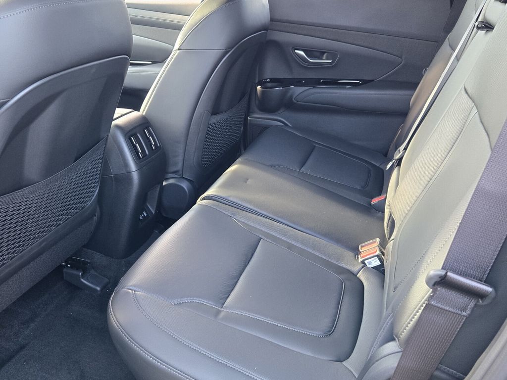 2026 Hyundai Santa Cruz Limited - Photo 6