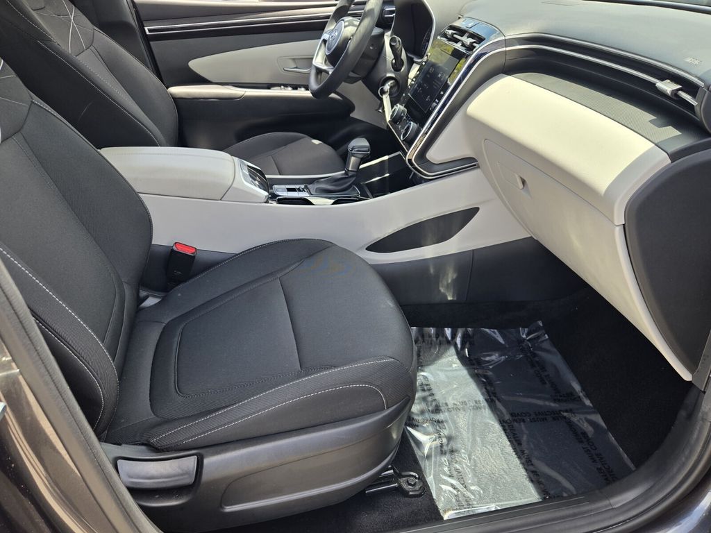 2024 Hyundai Tucson SE - Photo 16