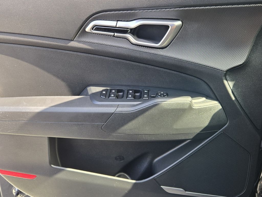 2025 Kia Sportage LX Hybrid - Photo 27