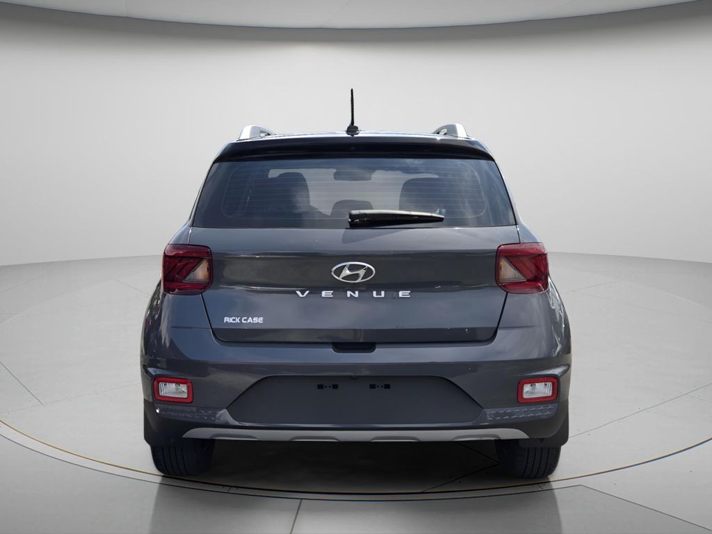 2024 Hyundai Venue Limited - Photo 6