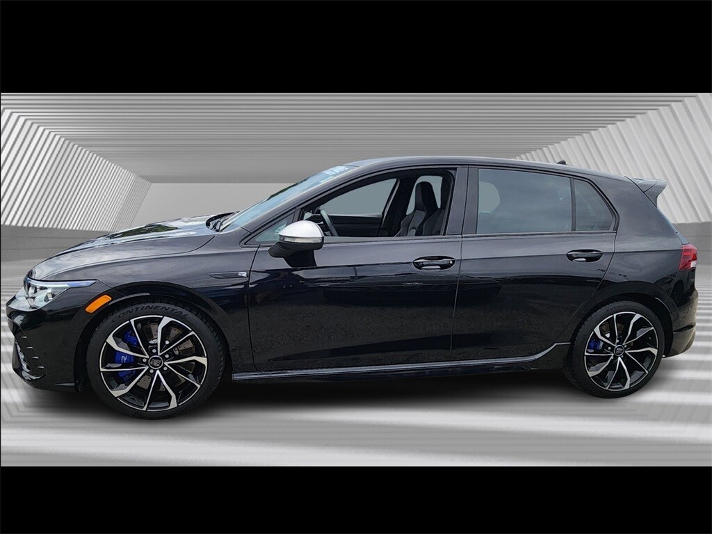 2022 Volkswagen Golf R photo 2