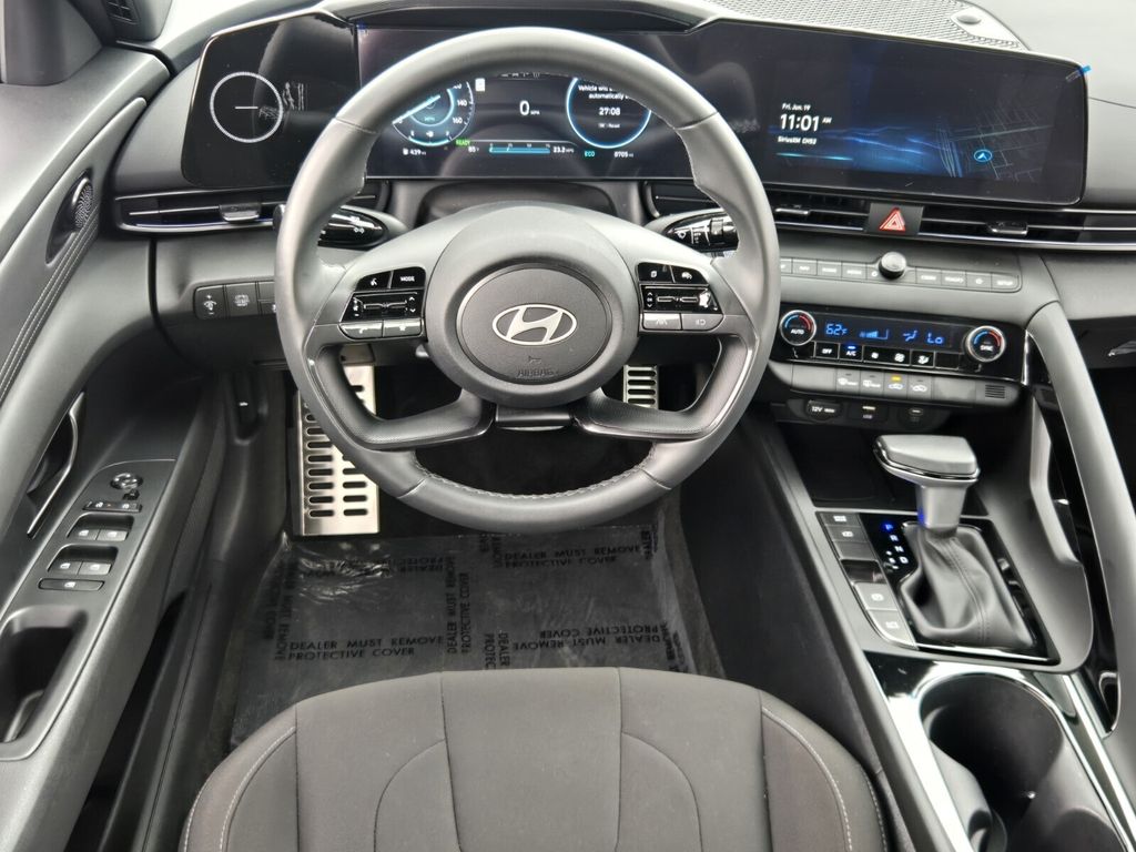 2025 Hyundai Elantra Blue - Photo 13