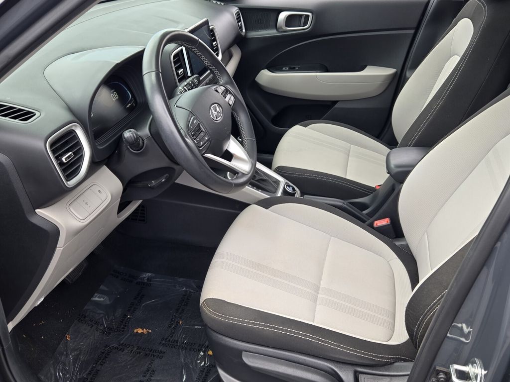 2024 Hyundai Venue SEL - Photo 10